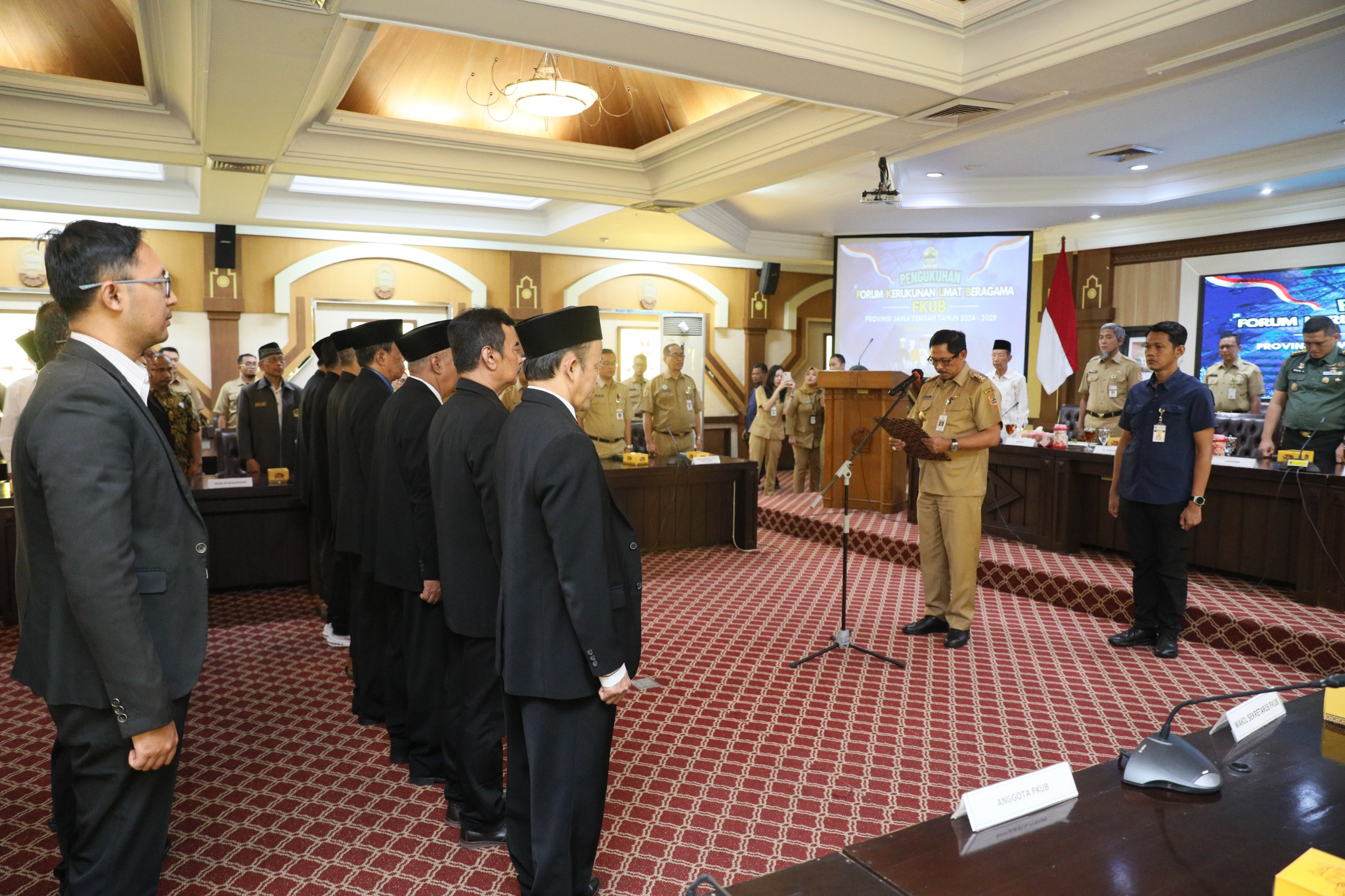 Kukuhkan Pengurus FKUB, Pj Gubernur Jateng: Jaga Iklim Kondusif